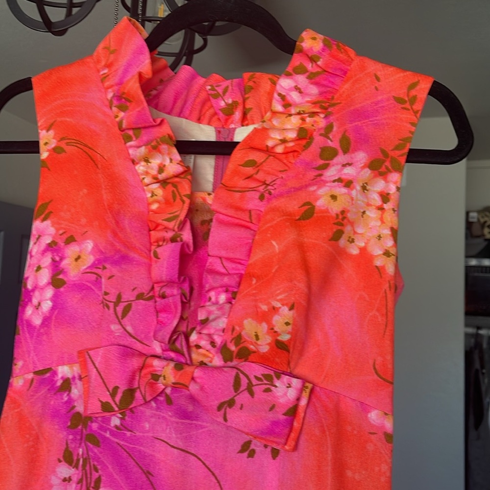 VTG Mildred's Hawaii Dress Barkcloth/Bright Neon Floral Ruffled Bow 60s 70s - Picture 3 of 14
